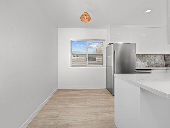 5th image of 4559 Campus Ave APT 9