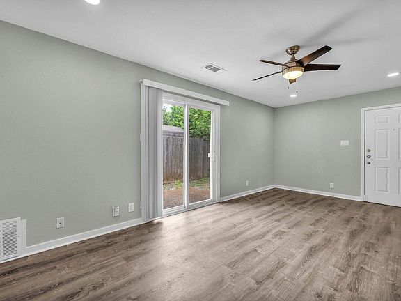 4th image of 2808 Skyway Cir APT 102