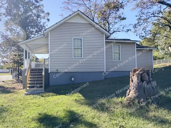 1001 Row St, Winston Salem, NC 27105