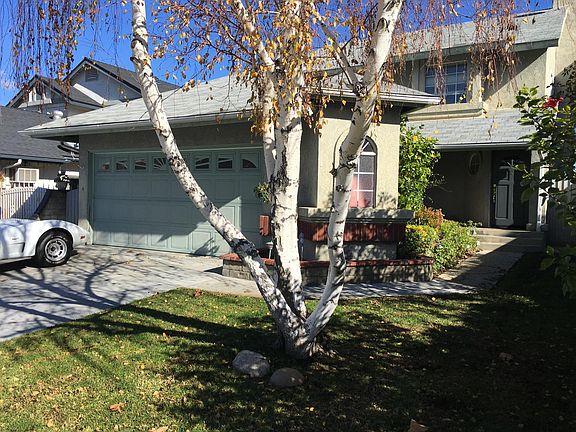 Front yard view.