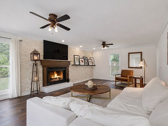4th image of 5836 Cloverland Dr