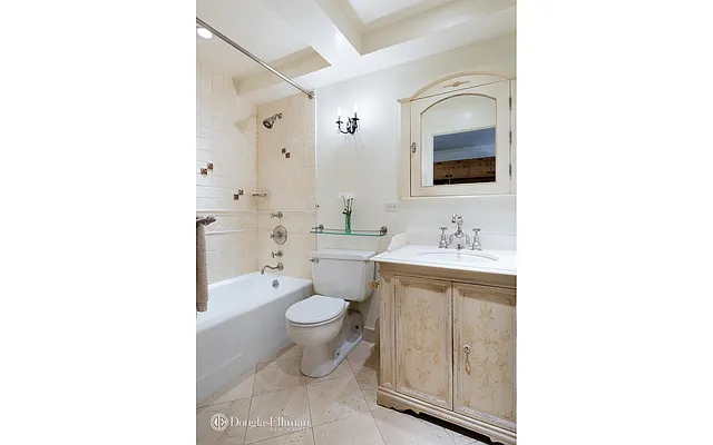 Sold by Douglas Elliman | media 21