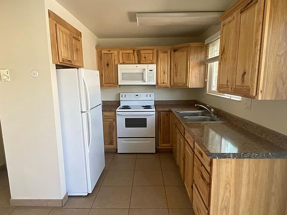 3rd image of 214 S Carson Meadow Dr