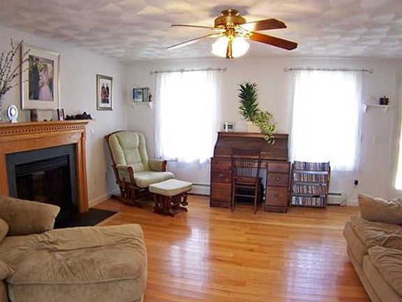 2nd image of 152 Alton Bradford Rd