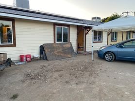 3704 E Laurite Ave, Fresno, CA
