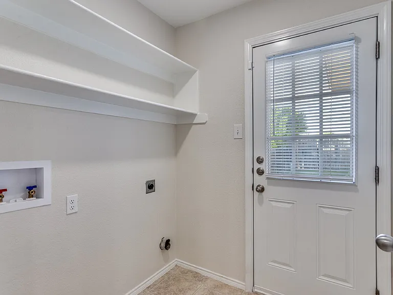 9224 Marilyn Dr — Photo 11