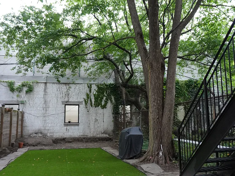 160 Washington Ave #1 — Photo 8