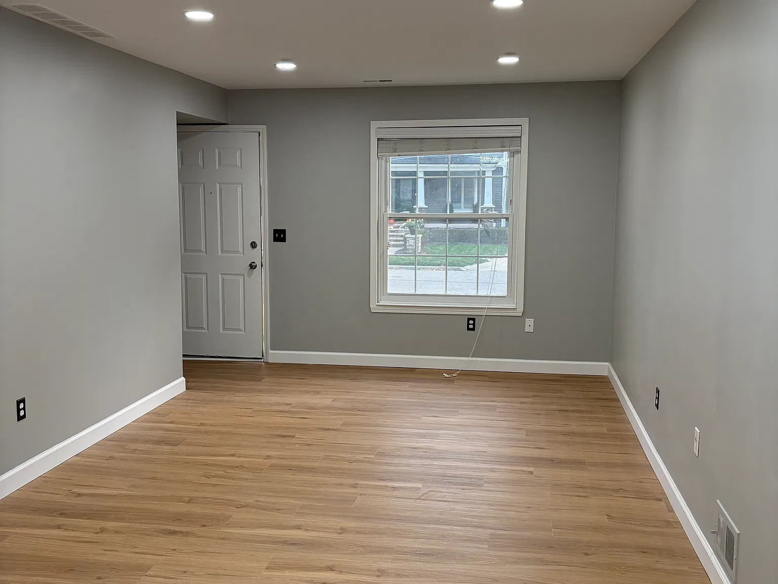 2 bed, 1000 sqft, $2,499 — Photo 3