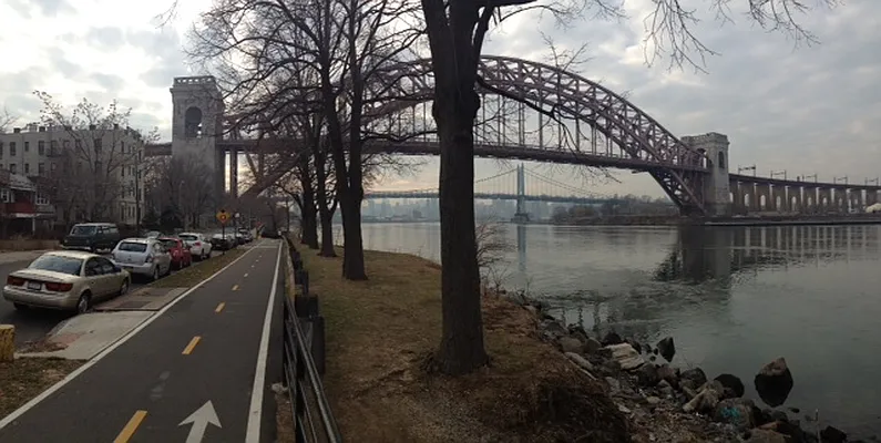 Rented by Halvatzis Realty | media 32