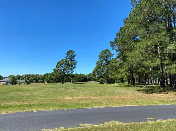 427 N Lake Cir, Manning, SC 29102