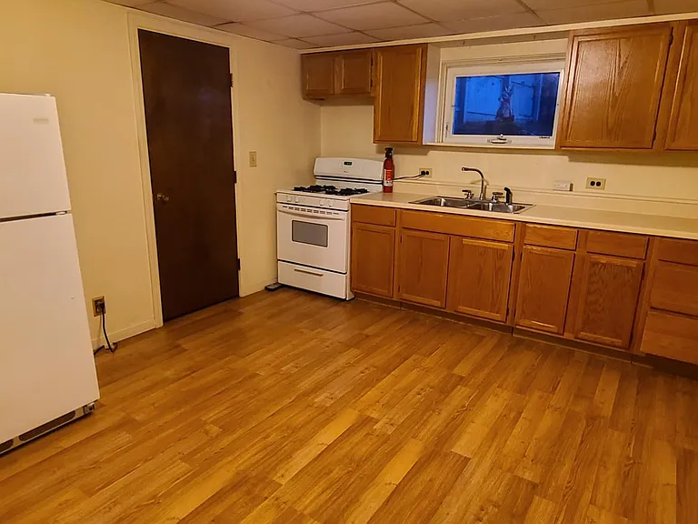 78 Edgewater Dr #3 — Photo 7