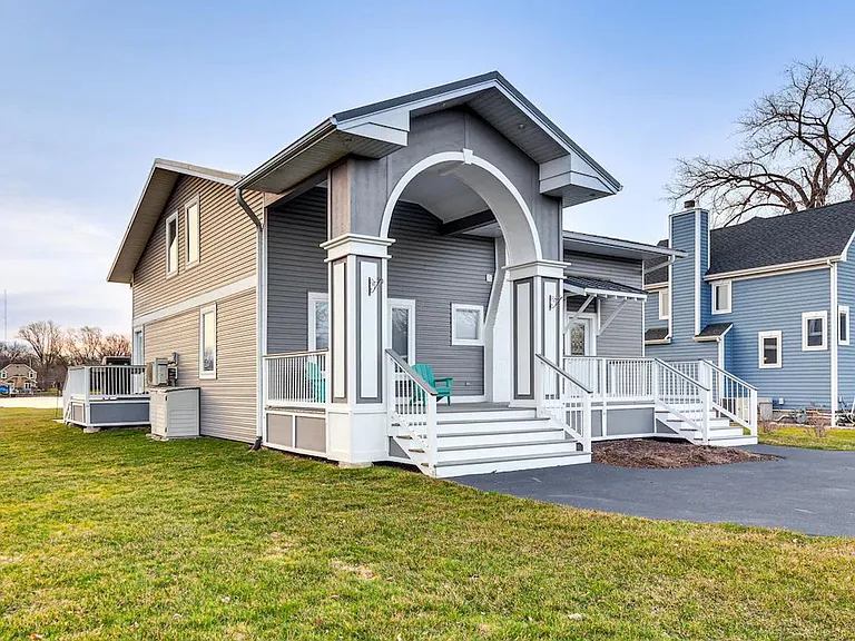 2712 Shorewood Dr #ID1305762P — Photo 9