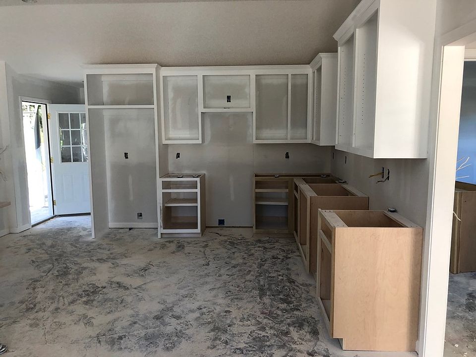 2nd image of 1036 Dover Cir