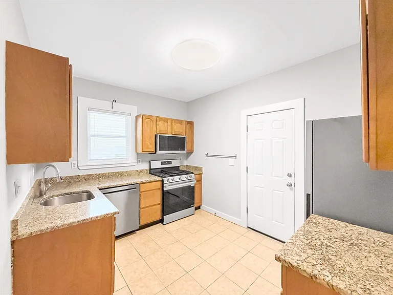 69 Child St #1 — Photo 10