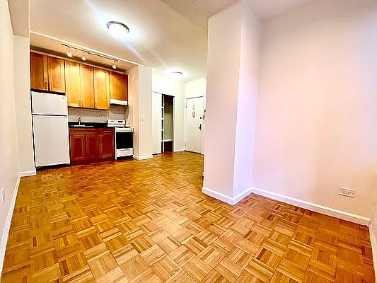 1st image of 504 E 79th St APT 6A