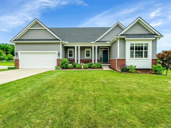 5319 Marshland Ct, Whitmore Lake, MI 48189