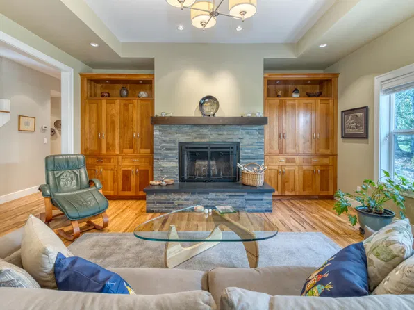 3511 NW Braid Dr, Bend, OR 97703