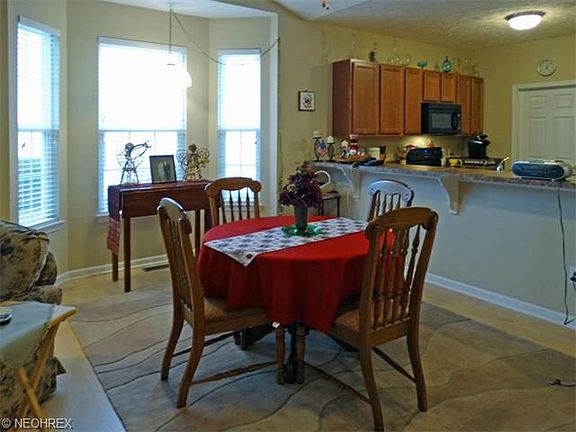 3rd image of 33257 Waterview Ct