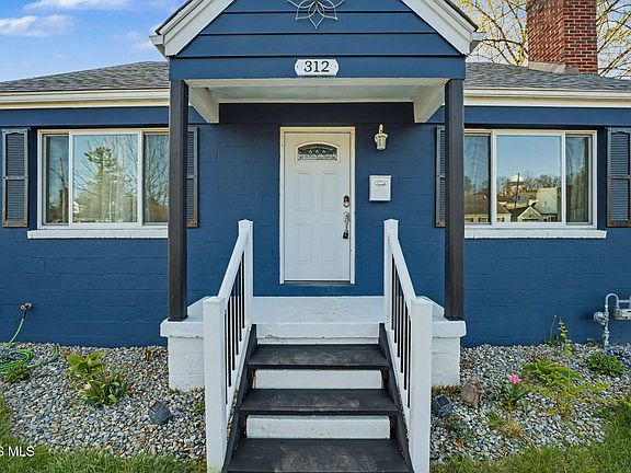3rd image of 312 Dawnview Ave