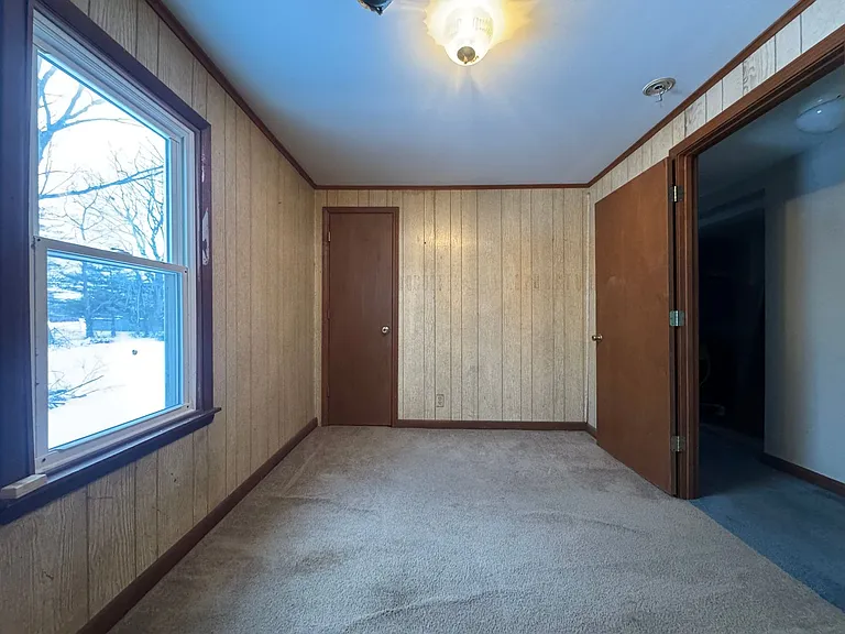 207 E Oak St — Photo 7