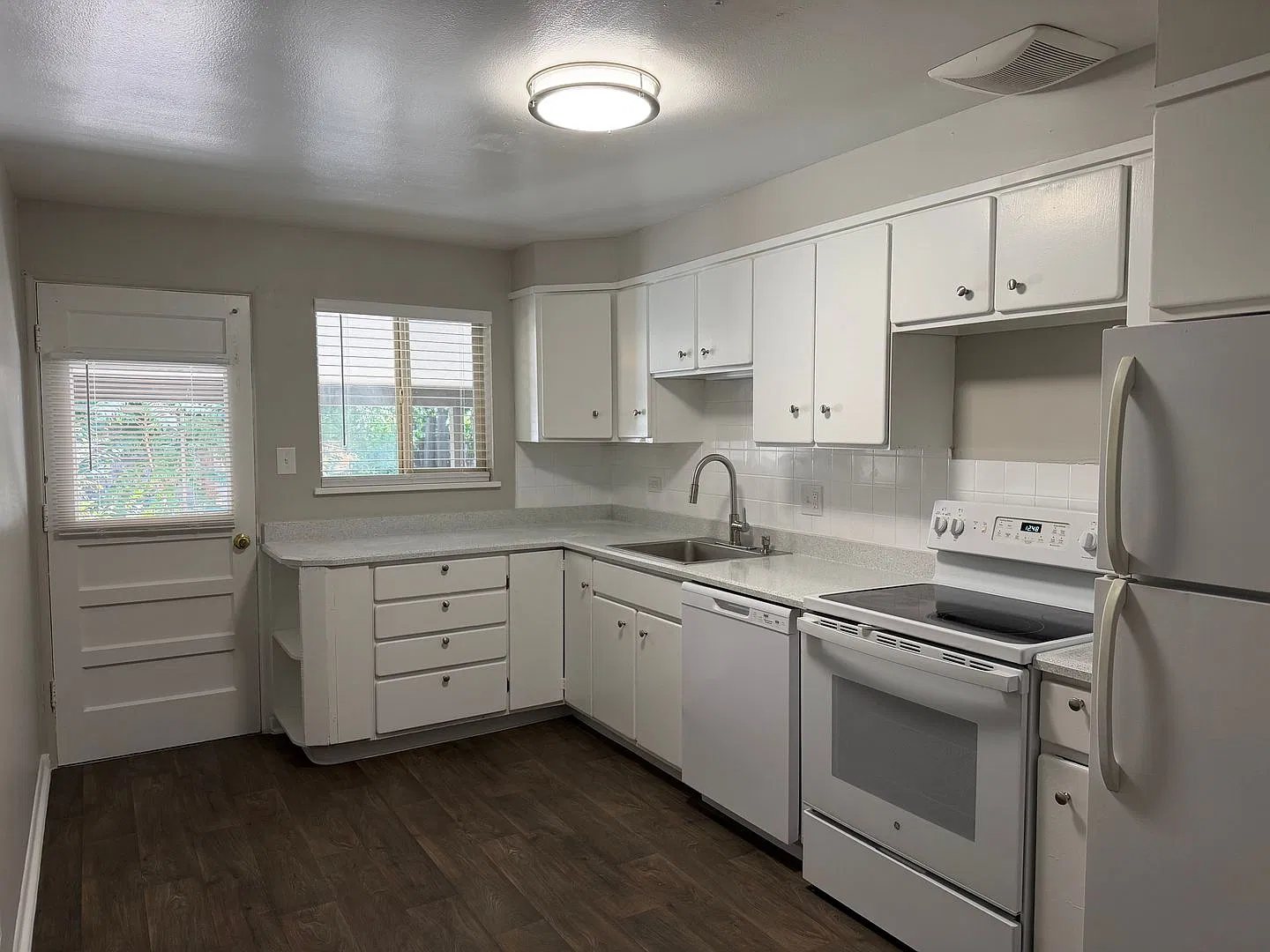 7520 W 13th Avenue — Photo 1