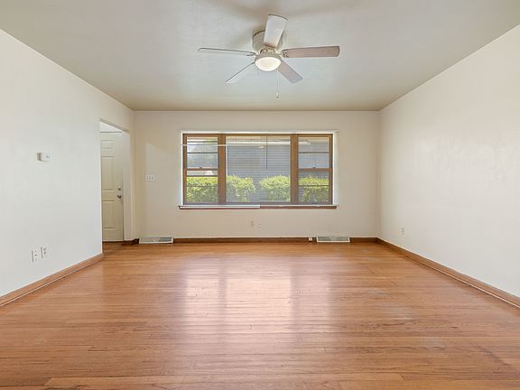 4th image of 3229 Liberty Dr