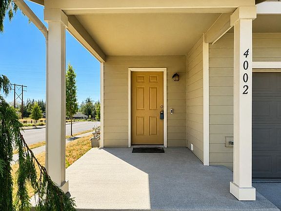 3rd image of 4002 82nd Ave NE