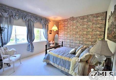 2nd image of 25115 Summerhill Ln