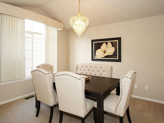 5th image of 10688 W Dumbarton Cir