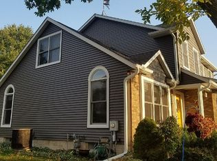 1519 Antler Ct, Bettendorf, IA 52722