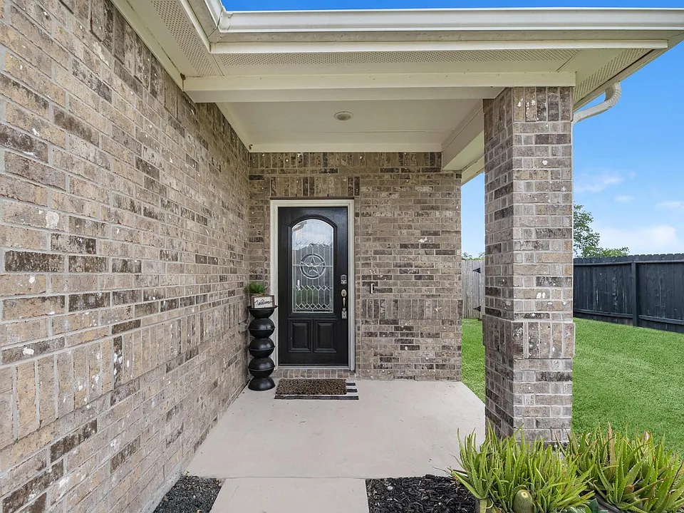 31819 Wellington Pass