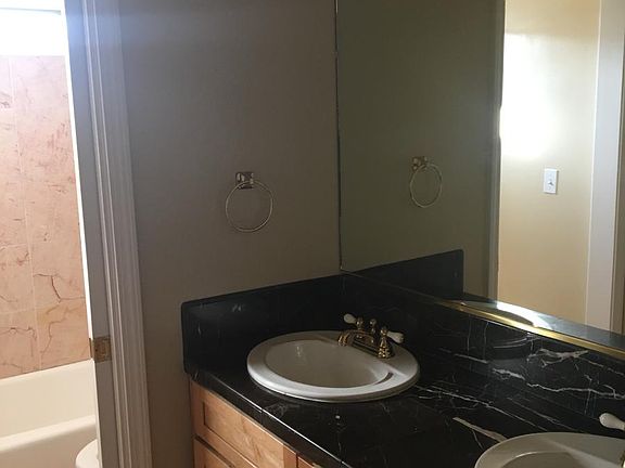 upstairs bath with tub