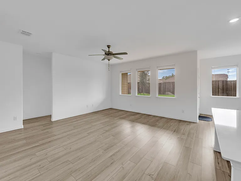 8425 Honeylocust St — Photo 13