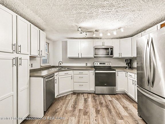 3rd image of 603 Cherry St