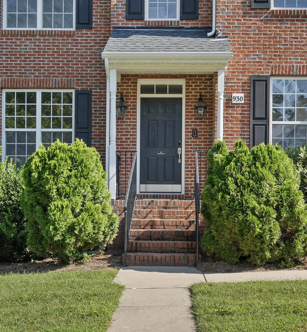 5 bed, 3.5 bath, 3001 sqft, $2,950 — Photo 3