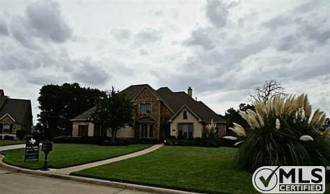 1st image of 403 Hunter Bend Dr