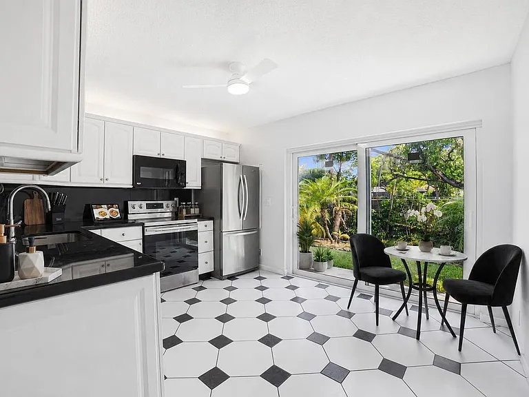 5284 Breadfruit Cir — Photo 6