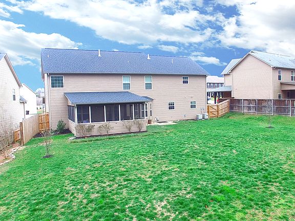 3rd image of 11616 Edison Dr