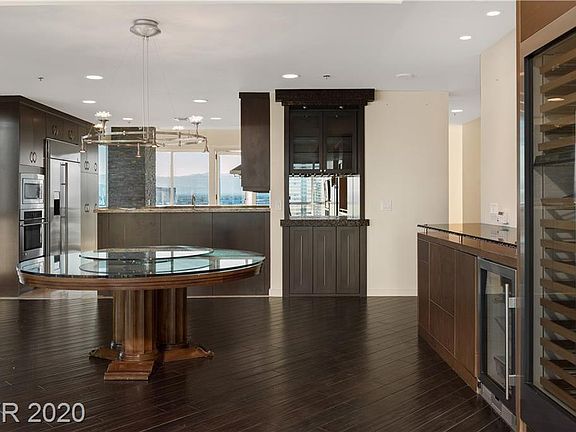 3rd image of 4525 Dean Martin Dr Unit 1812