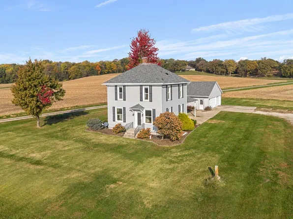 8698 Burns Rd, Fenton, IL 61251