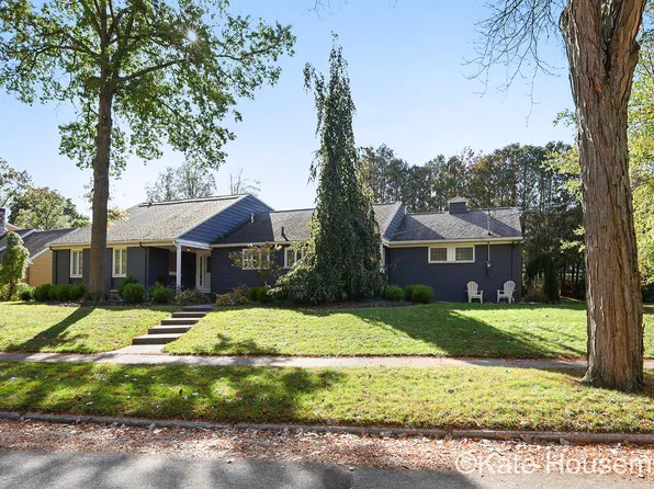 2121 E Shiawassee Dr SE, Grand Rapids, MI 49506