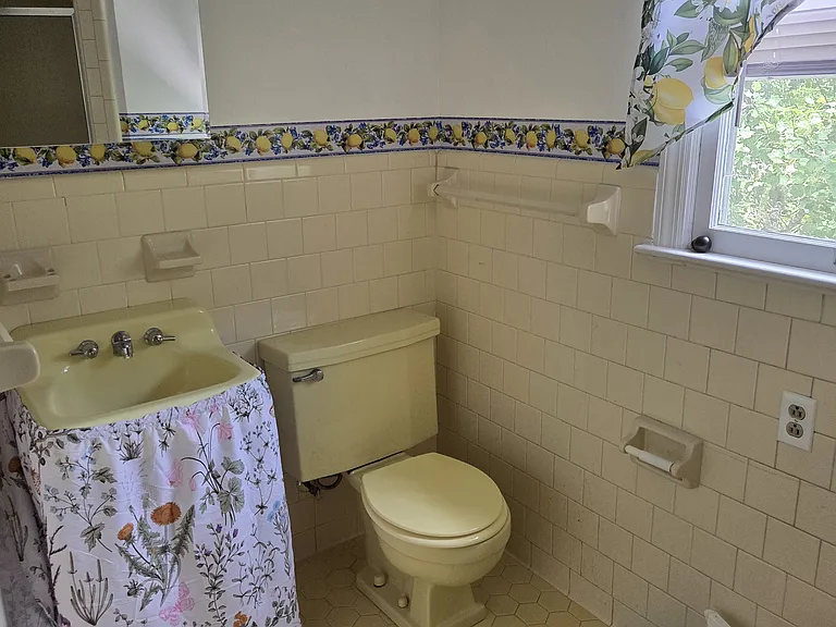 402 Pinecrest St — Photo 14