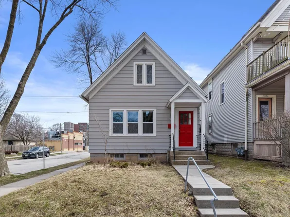 3284 North Bartlett AVENUE, Milwaukee, WI 53211