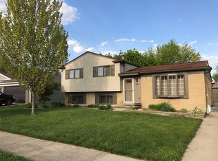 131 Robyn Dr, Canton, MI 48187