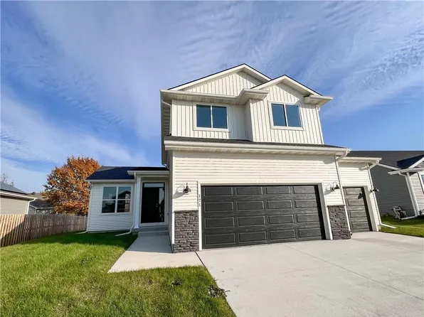 171 SE Dorr Dr, Pleasant Hill, IA 50327