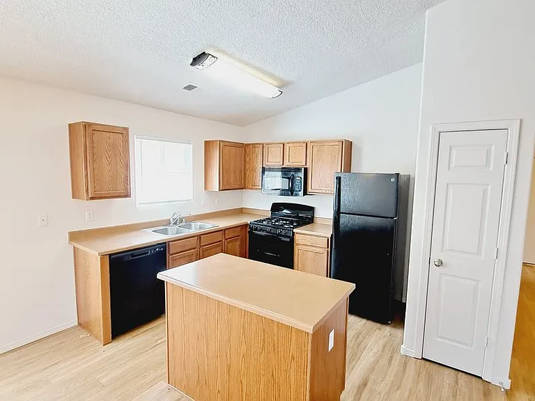 1021 Purple Aster Ave SW — Photo 9