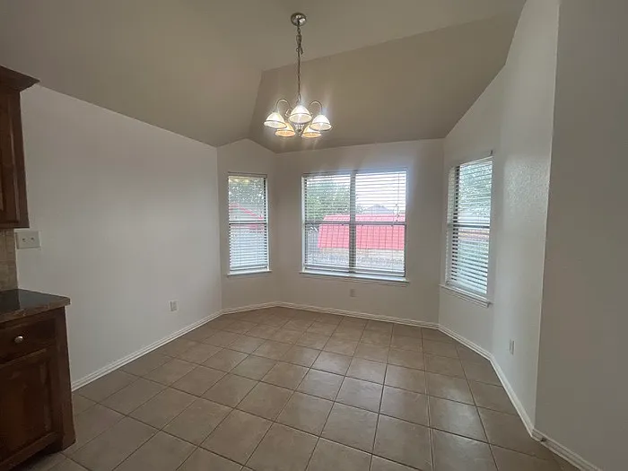 1005 Winding Rd — Photo 12