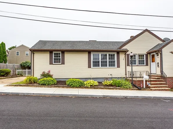 267 Sterling St, Fall River, MA 02721