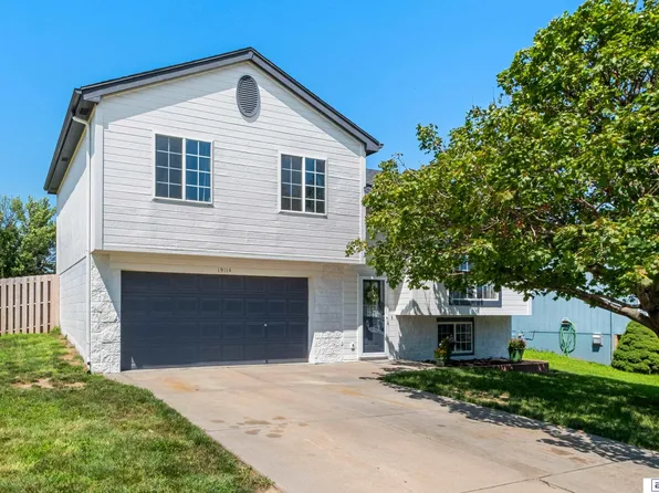 19114 T St, Omaha, NE 68135