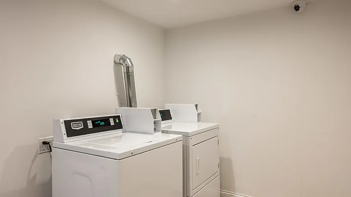 Rented by Nooklyn NYC LLC | media 31